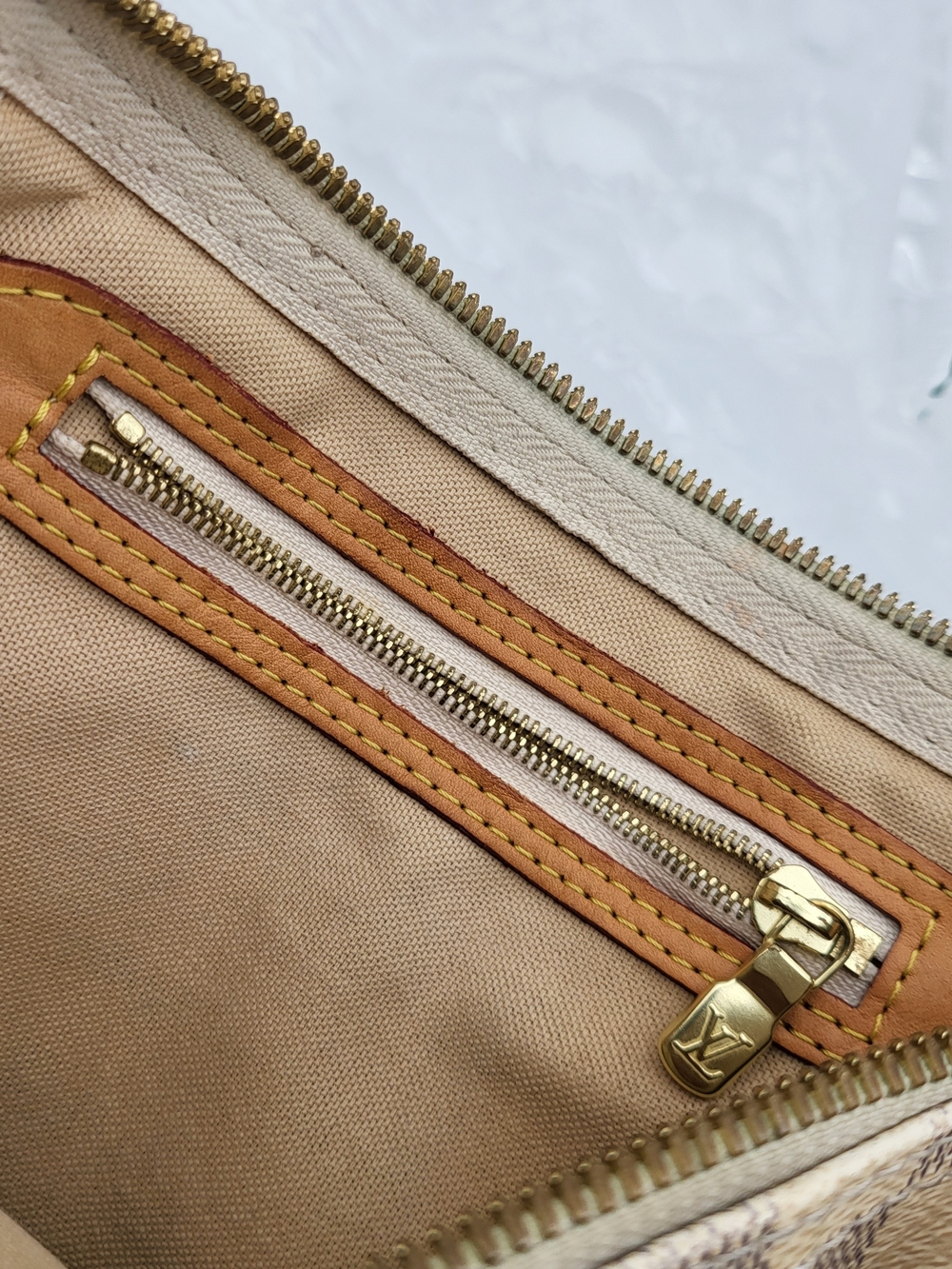 LOUIS VUITTON Damier Azur Speedy Bandouliere 25, Auth w/COA - Picture 11 of 16
